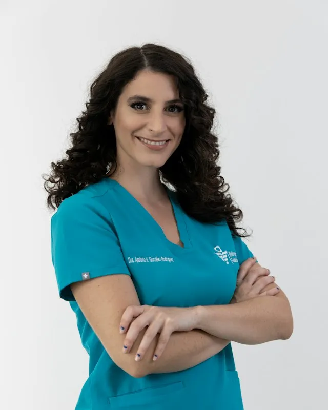 Retrato de la Dra. Valeria Ríos, odontóloga de la clínica
